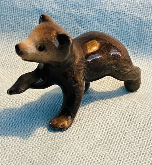 Hagen Renaker Grizzly Bear Cub Walking A-3085