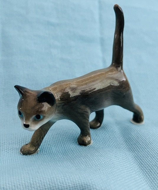 Hagen Renaker Grey Walking Cat A-3078 Pre-Owned