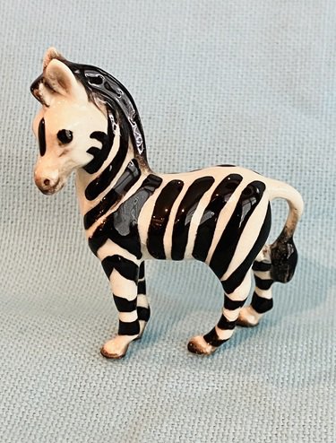 Hagen Renaker Zebra Mama, Head Turned A-173