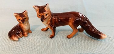 Hagen Renaker Miniature Mama & Baby Fox