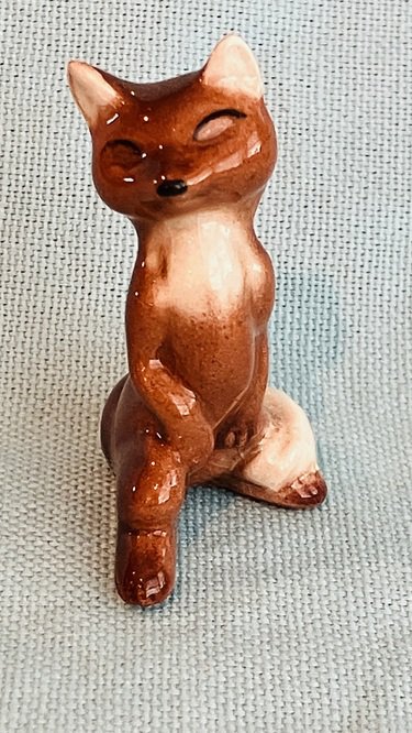 Hagen Renaker Fox Mama on Hind Legs A-160