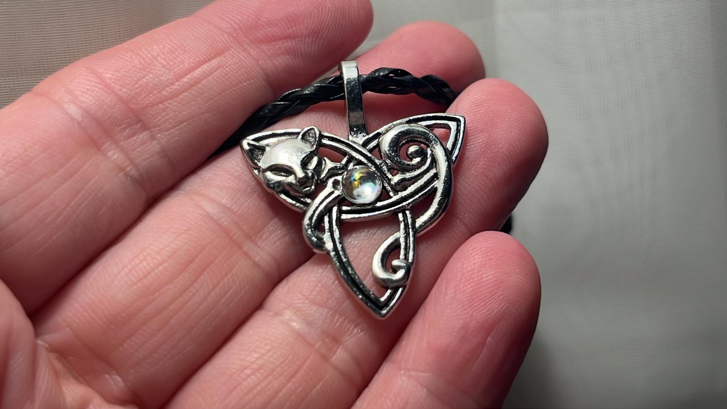 Vintage Celtic BoHo fox/cat Inlaid with Gemstone and braded cord