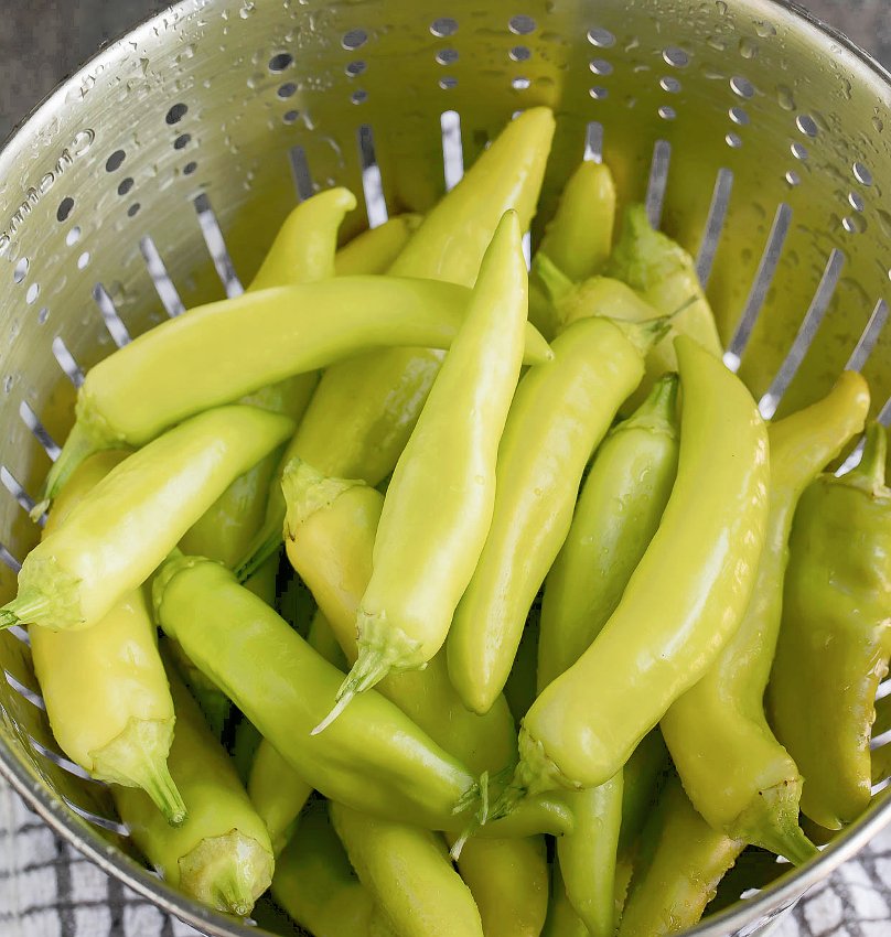 Bulk Heirloom Sweet Banana Pepper Capsicum annuum - 200 Seeds