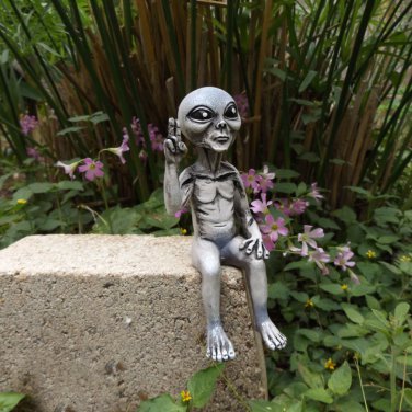 Small UFO Alien Garden Decor Resin Figure - Peace