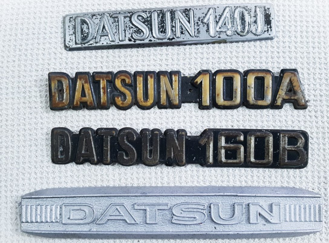 Datsun 4 Piece Emblems