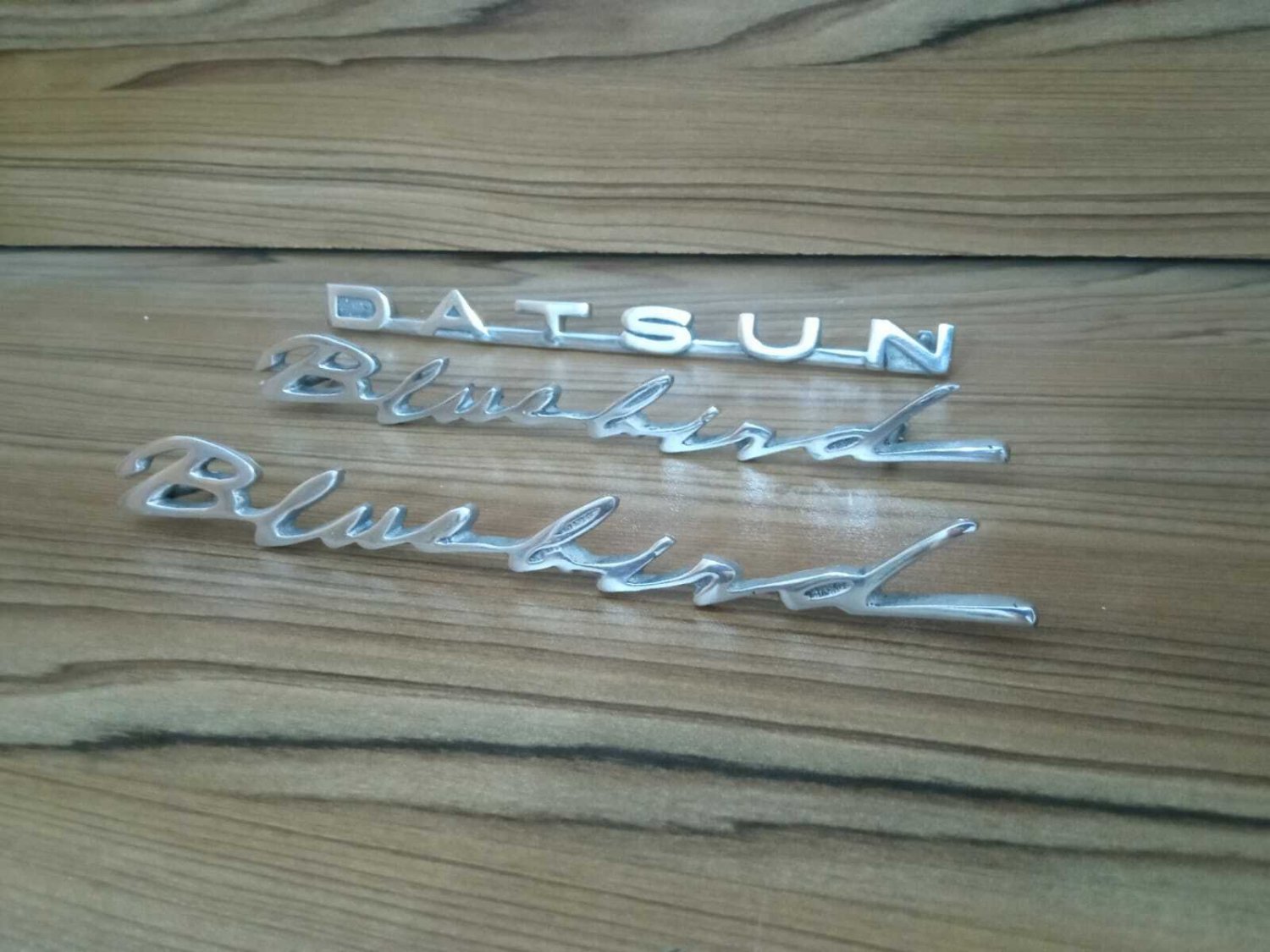 Datsun bluebird emblem