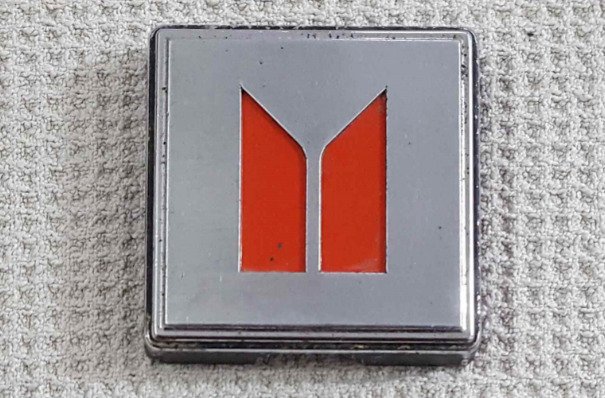 ISUZU Car Front Emblem In Metal