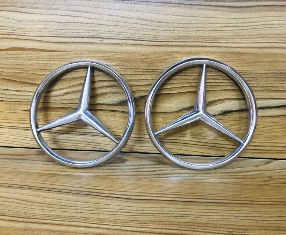 Mercedes-Benz 2 Piece Set Of Front Grille Emblem For 1992 Model