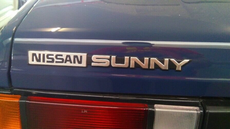 Nissan Sunny Back Emblem