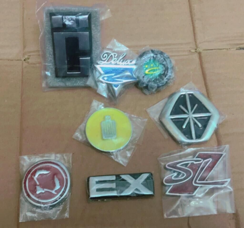TOYOTA COROLLA & DELUXE EMBLEM