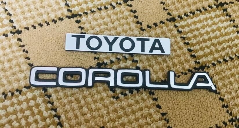 TOYOTA COROLLA 2 Piece Emblem