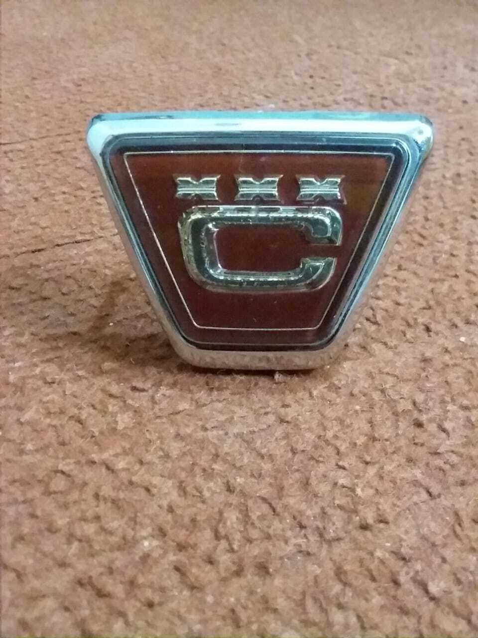 TOYOTA INDUS COROLLA FRONT GRILLE EMBLEM