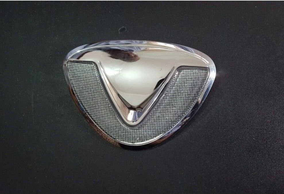 Toyota Vitz Grill Emblem For The Model Of 2006