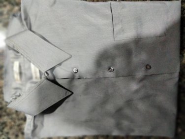 Van Heusen Easy Care Size 17 1/2 -34-35 X-Large Shirt