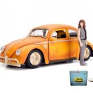 Car W/Display Turntable Volkswagen Beetle Weathered W/Figurine 1/24 Diecast Toys