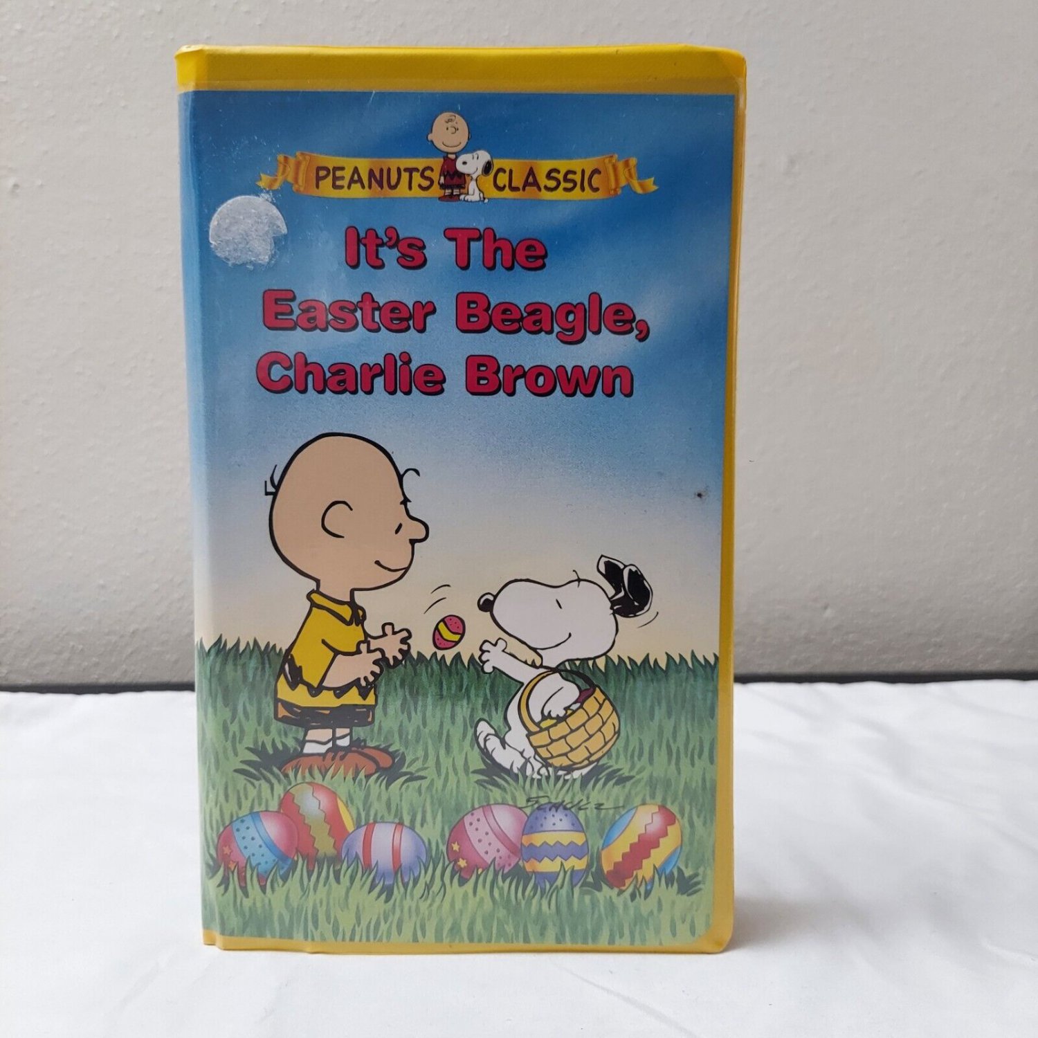 Peanuts Classic Vhs It S The Easter Beagle Charlie Brown In Clamshell Case 1996