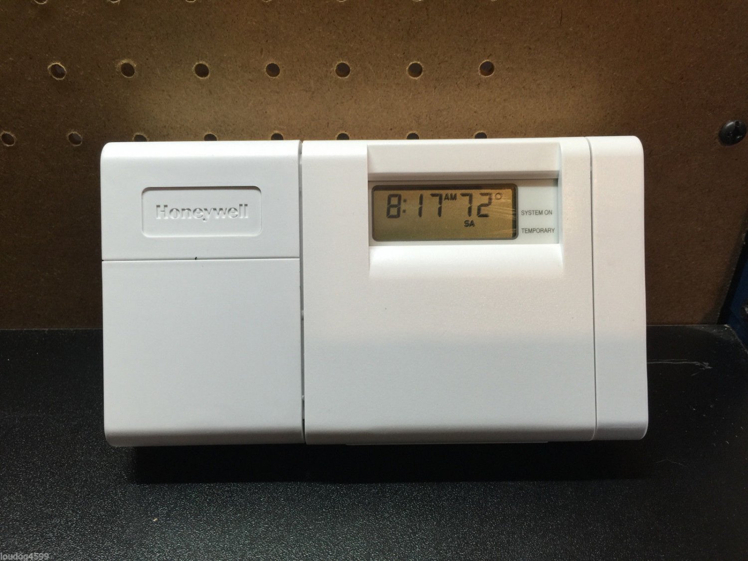 Honeywell Programmable Thermostat T8112D1005