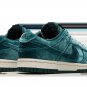 DUNK LO MNS WMNS Green Velvet