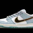 SB Dunk Low Sean Cliver - Holiday Special