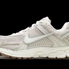 ZOOM VOMERO 5 WMNS Light Orewood Brown