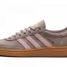 Handball Spezial ＂Chalky Brown Clear Pink＂