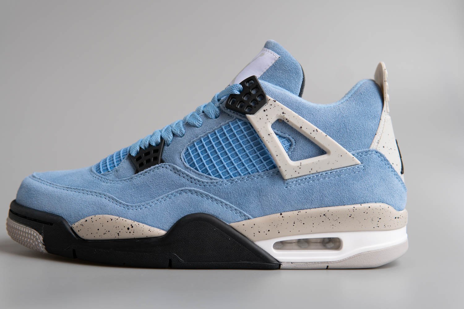 Jordan 4 Retro University Blue