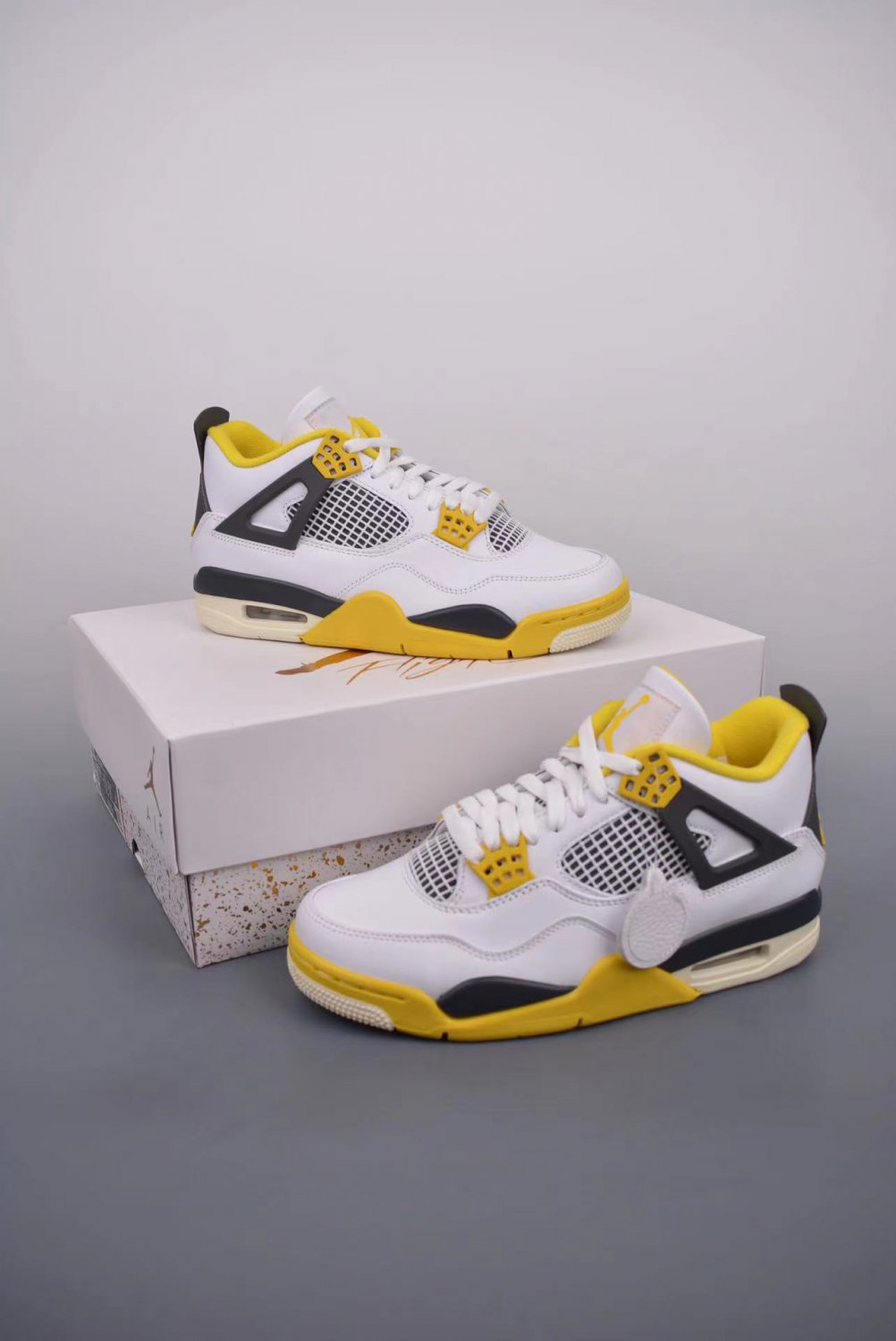 Jordan 4 Retro Vivid Sulfur