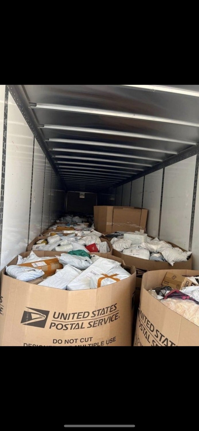 8 Unclaimed Returned Amazon Mail Liquidation Mystery Pallet Items