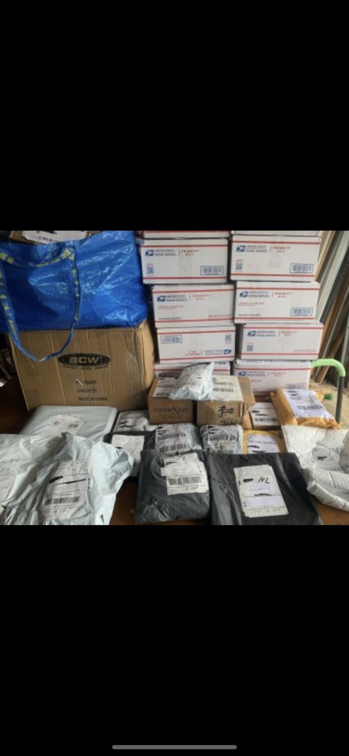 8 Unclaimed Returned Amazon Mail Liquidation Mystery Pallet Items