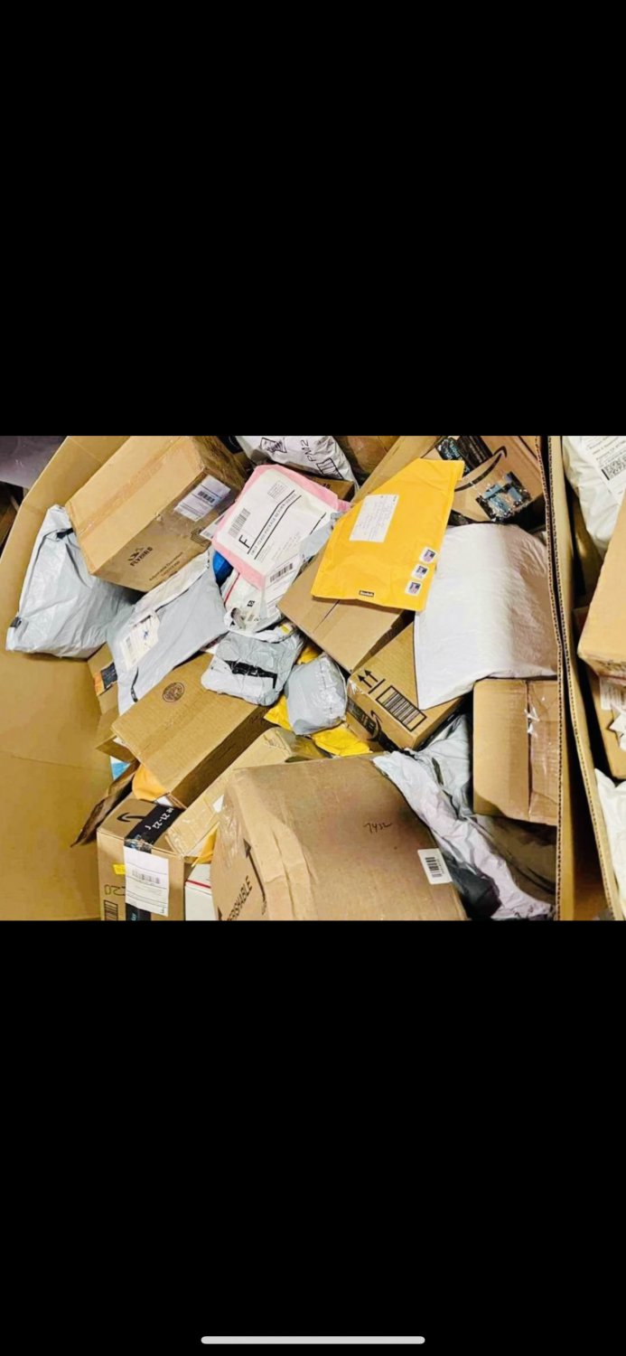 Unclaimed Packages RTS Amazon USPS UPS Liquidation Overstock Mystery Box 5 packages for 40