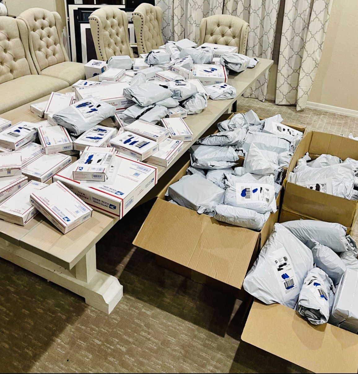 8 Unclaimed Returned Amazon Mail Liquidation Mystery Pallet Items