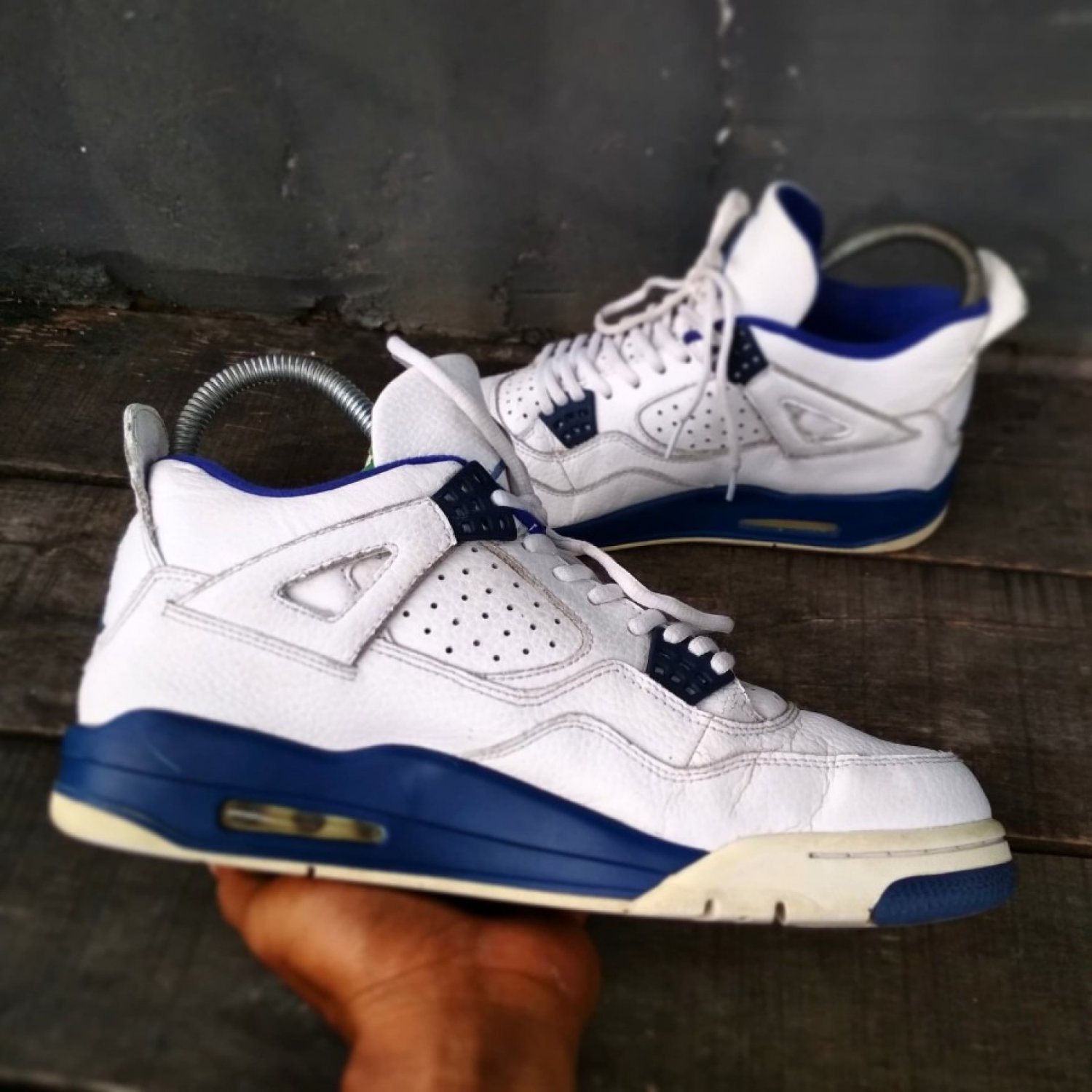 Jordan 4 Retro Columbia