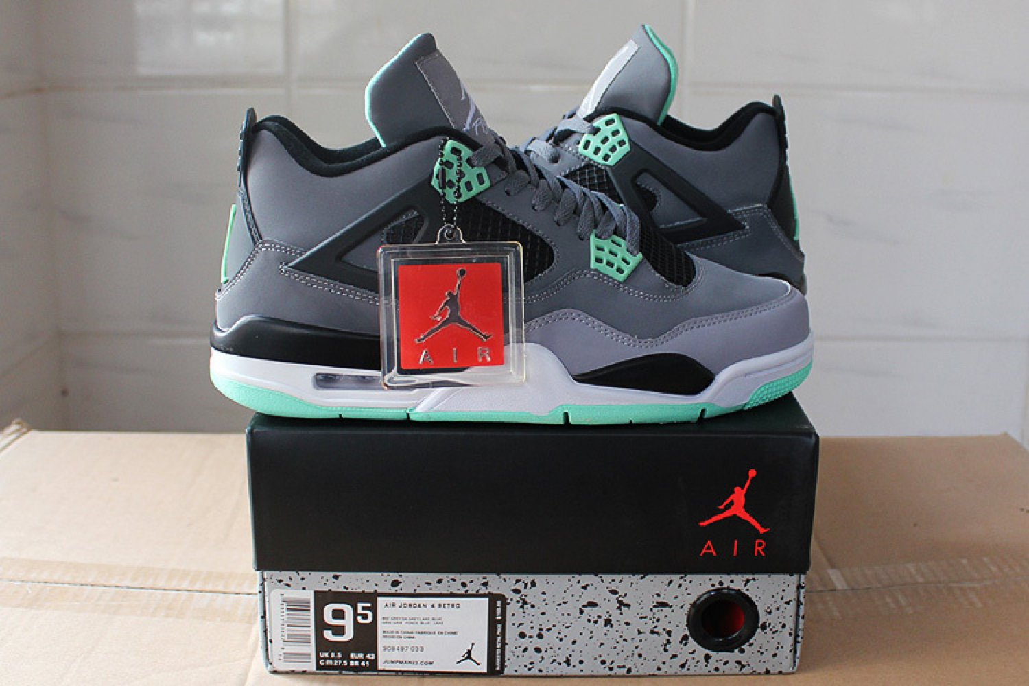 Jordan 4 Retro Green Glow_1