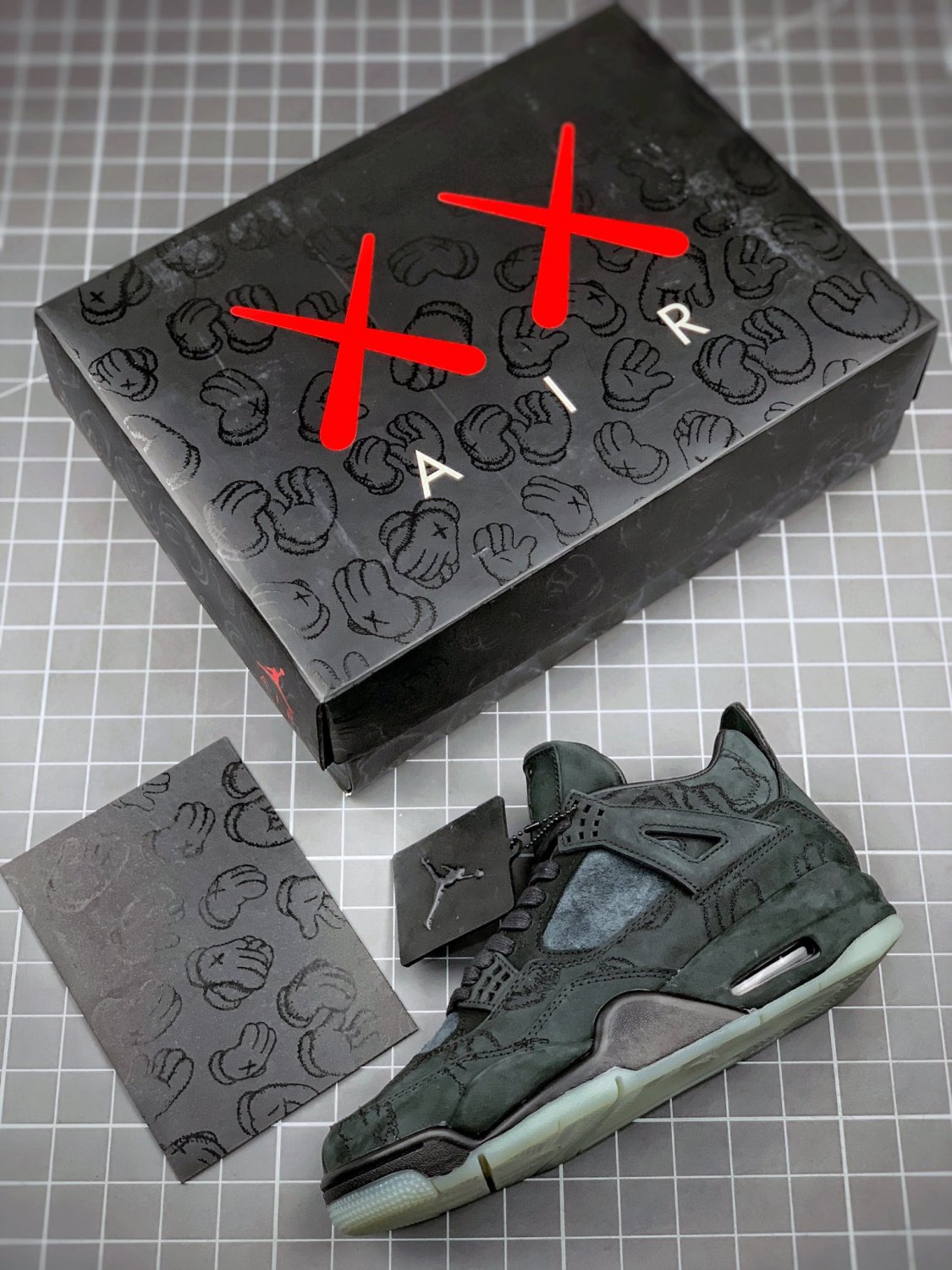 Jordan 4 Retro Kaws_1