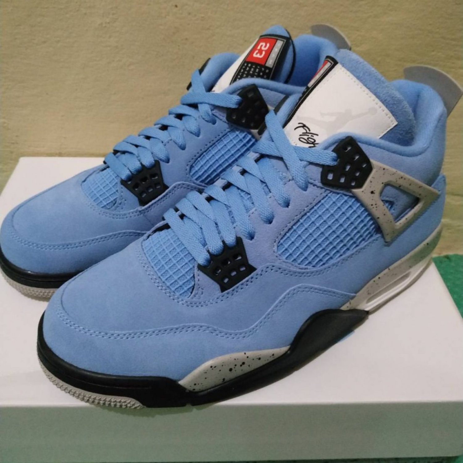 Jordan 4 Retro University Blue_2