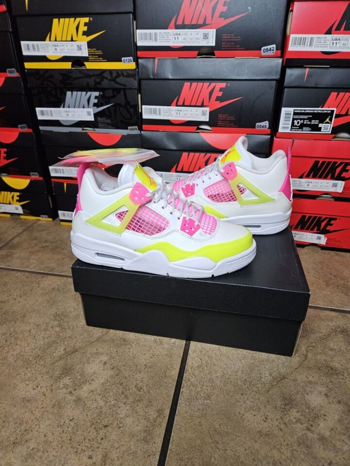 Jordan 4 Retro White Lemon Pink (GS)_2