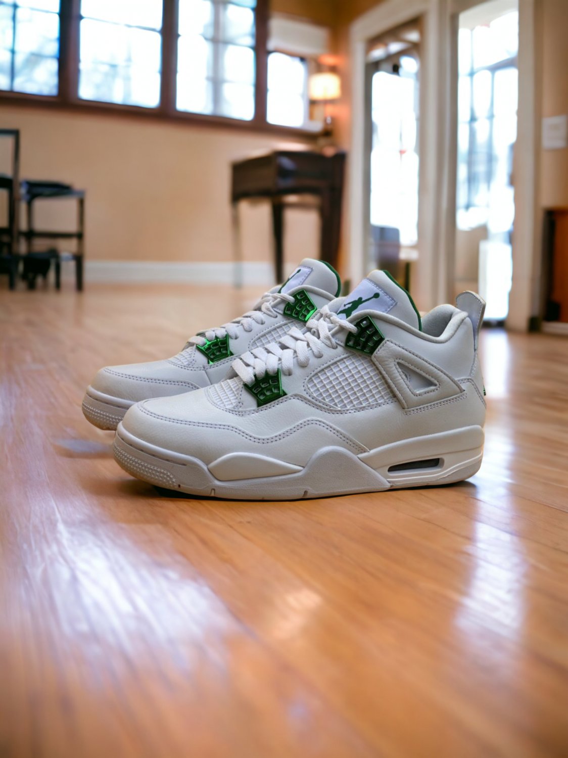 Jordan 4 retro white metallic silver pine