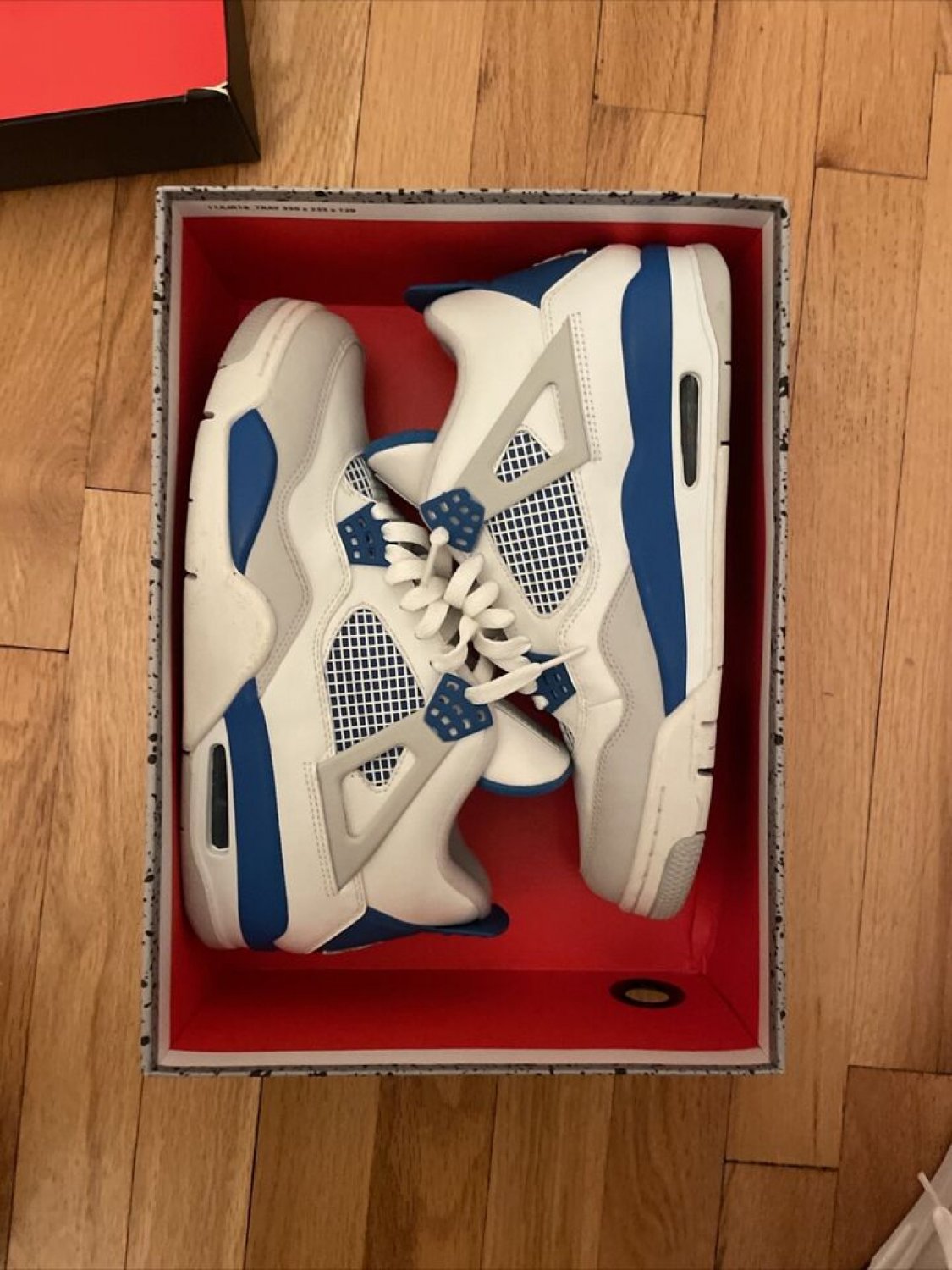 Jordan 4 RetroMilitary Blue (2012).,