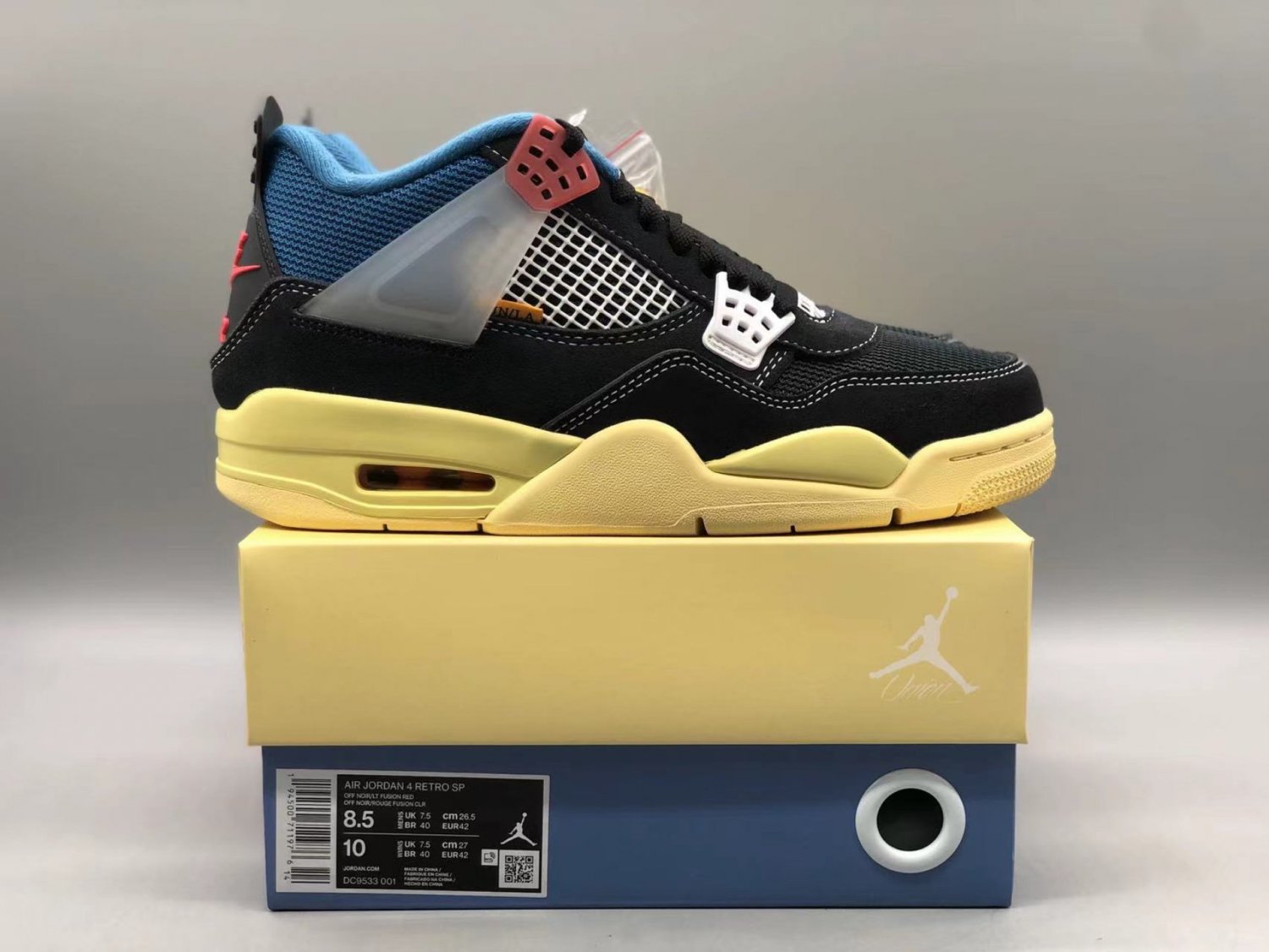 Jordan 4 UNION Off Noir