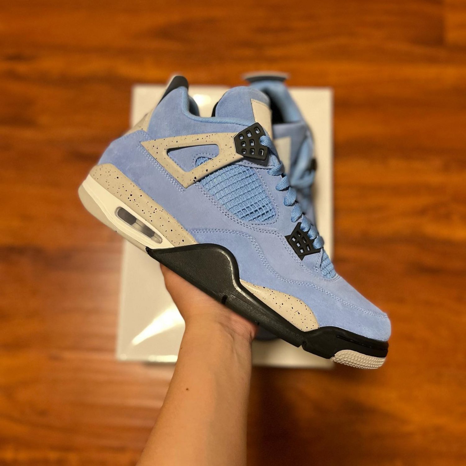 Jordan 4 University Blue