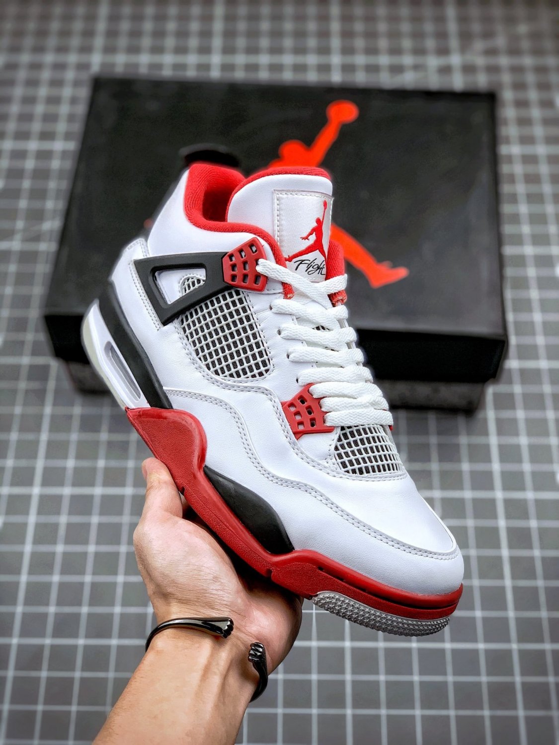NIKE Air Jordan 4 Retro Fire Red White