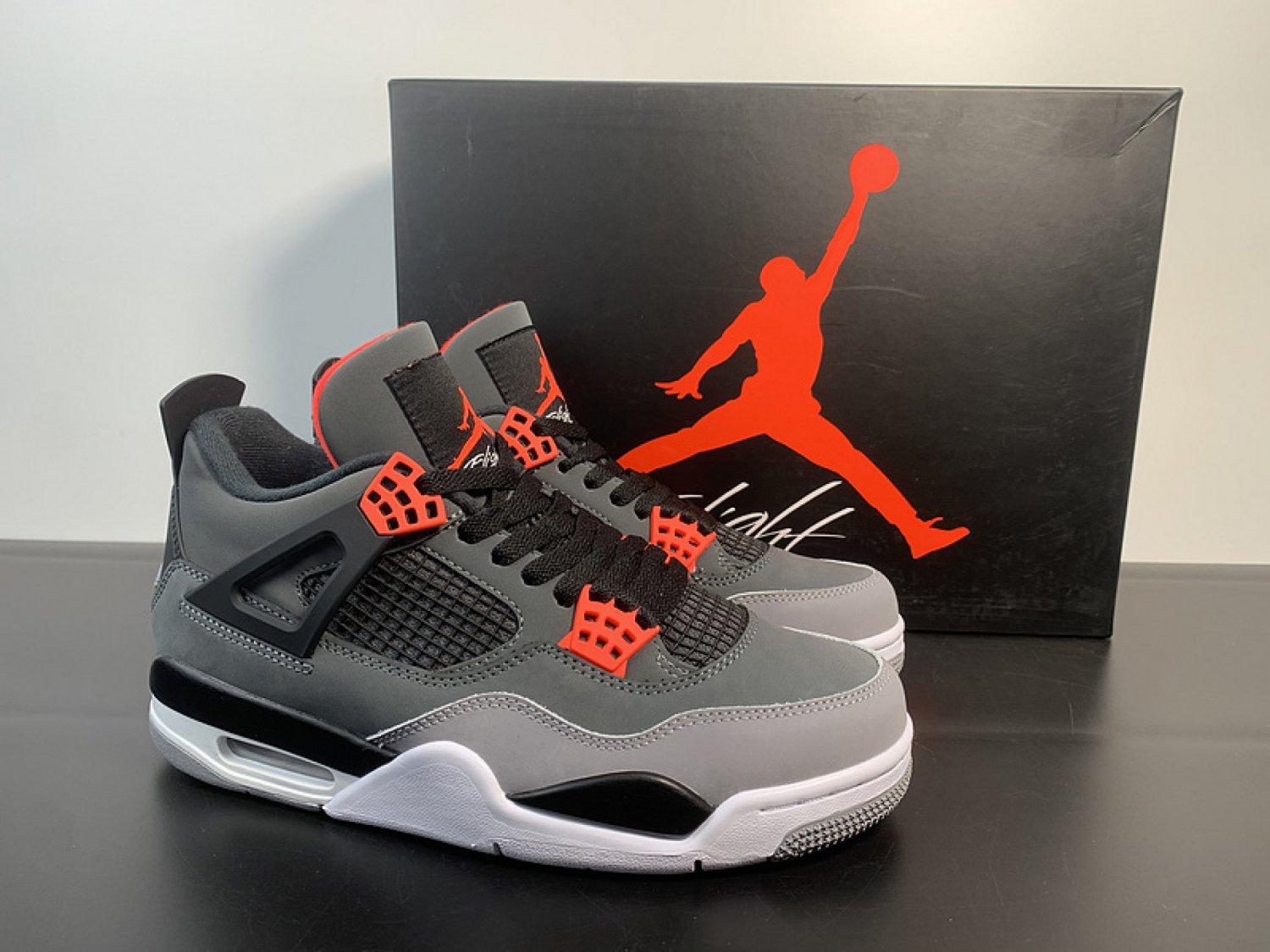 Nike Air Jordan 4 Retro Infrared
