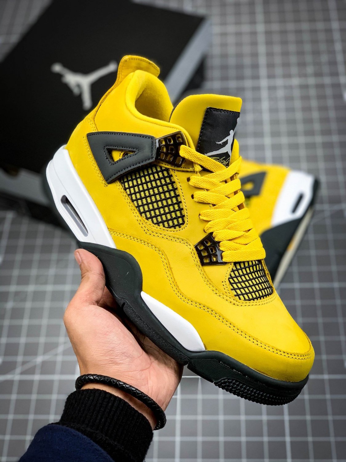 NIKE Air Jordan 4 Retro Lightning Tour Yellow