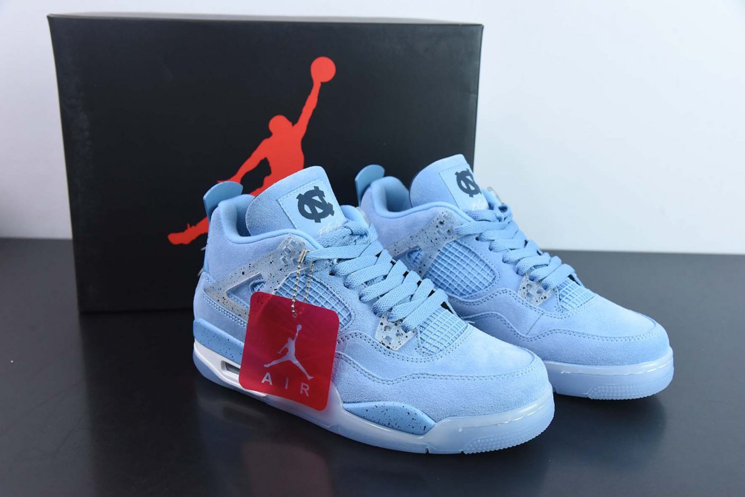Nike Air Jordan 4 Retro UNC PE