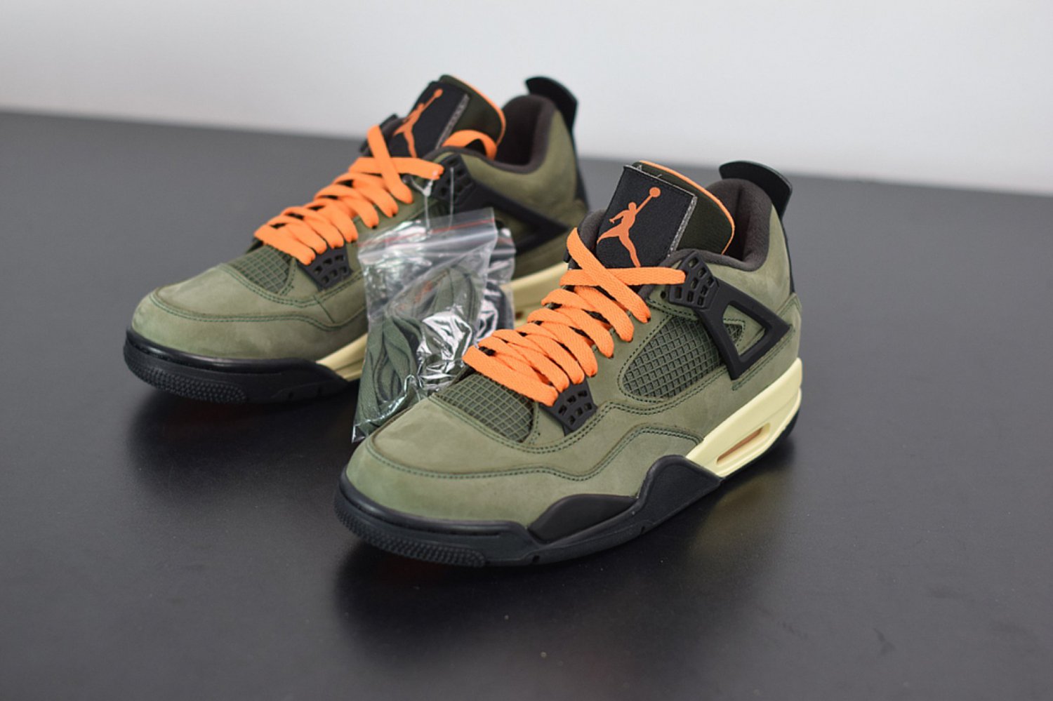 Nike Air Jordan 4 Retro Undefeated