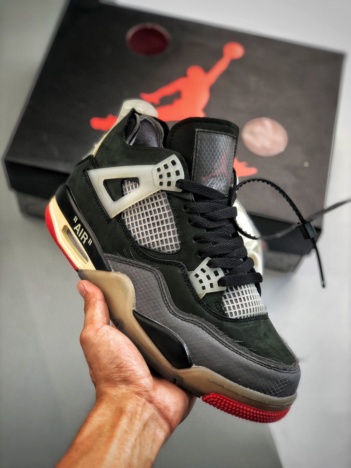 Nike Air Jordan 4 X Off-White Bred
