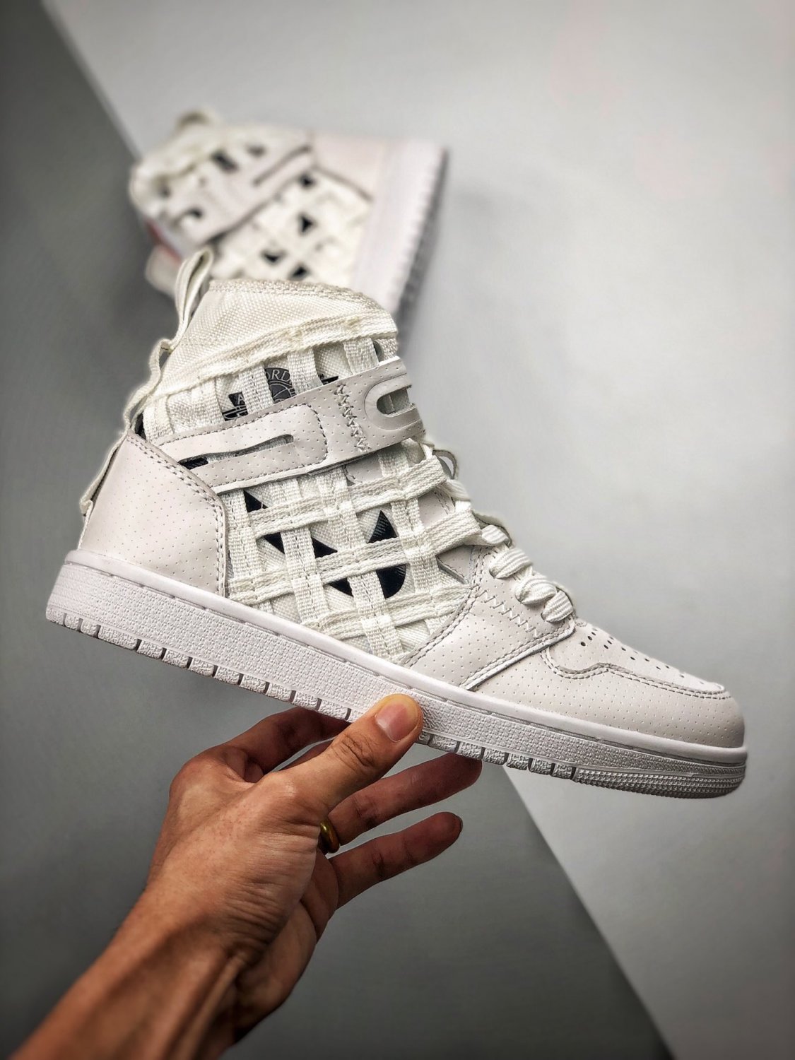 jordan 1 cargo whitemetallic silver-orange blaze-black on