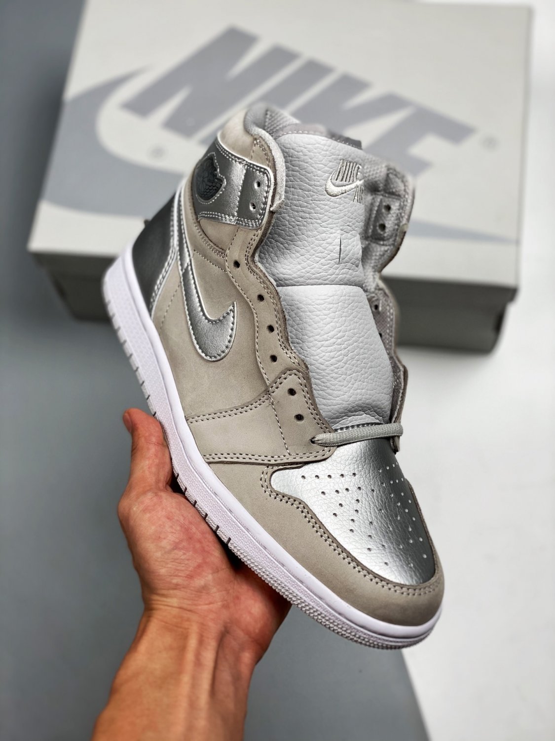 jordan 1 high og &acirc;��japan&acirc;�� neutral greywhite-metallic silver
