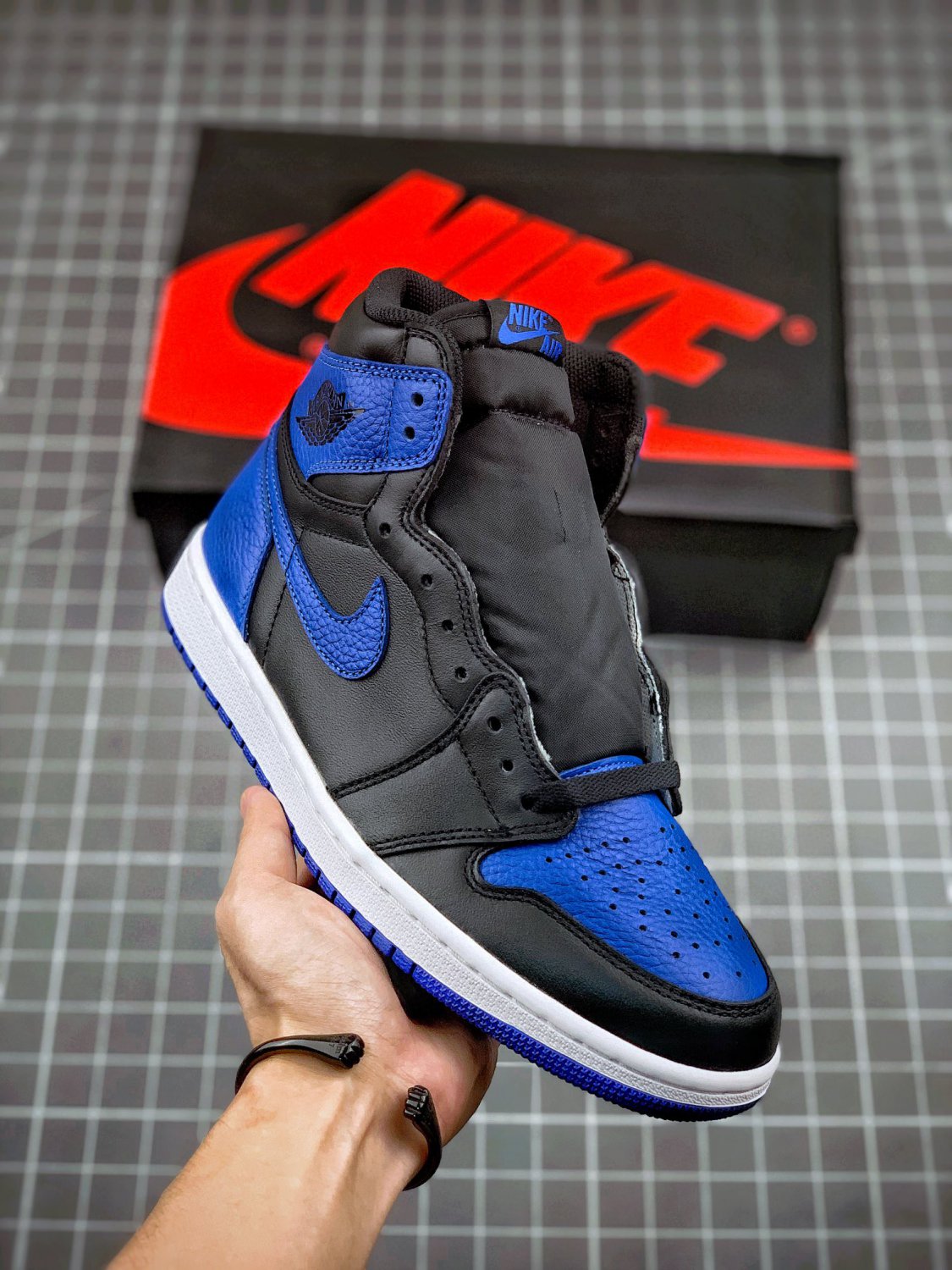 jordan 1 high og blackvarsity royal-white 555088-007