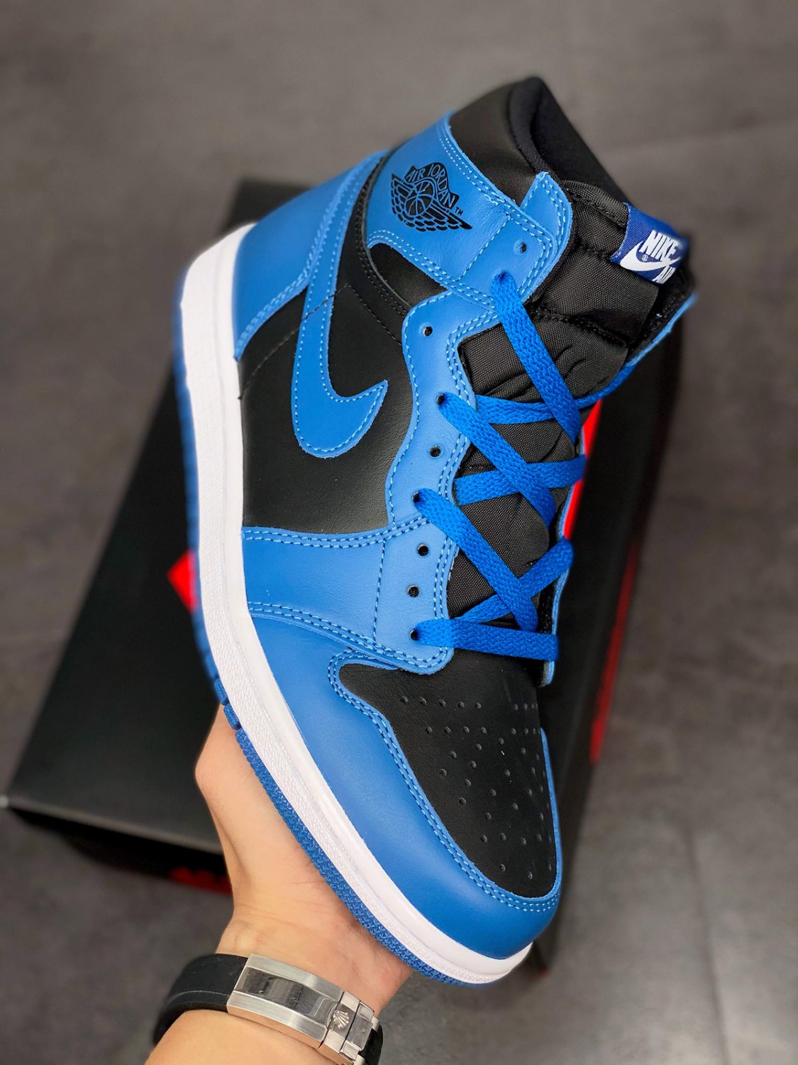jordan 1 high og dark marina blueblack-white 555088-404